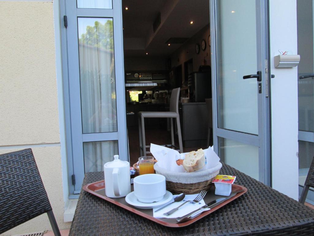 Top Motel Istres Zewnętrze zdjęcie